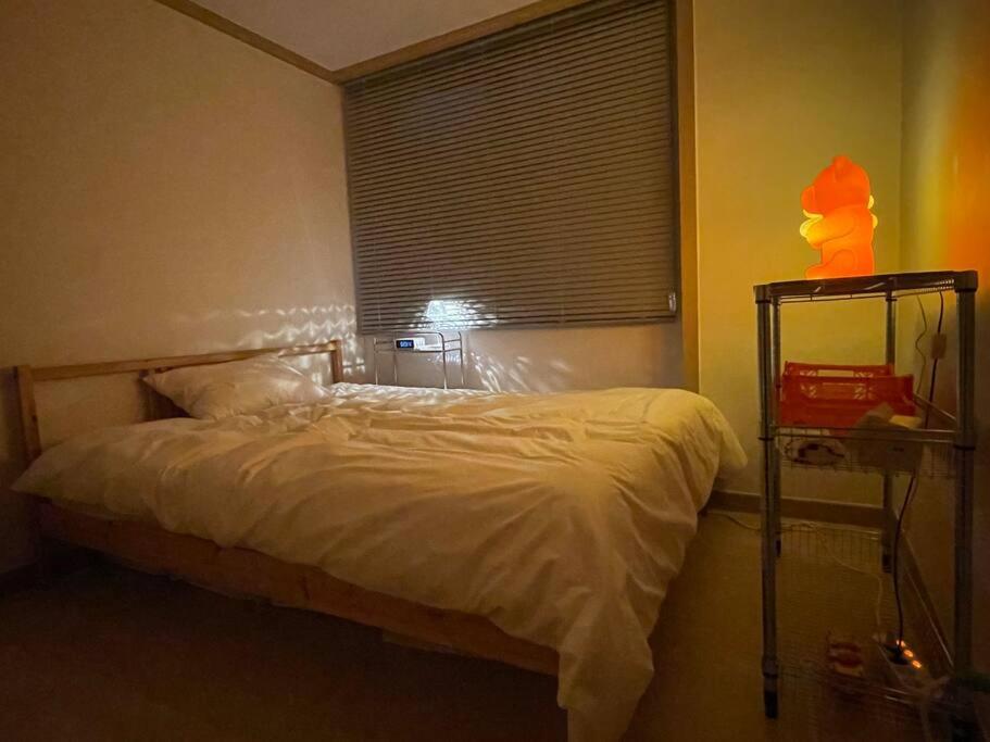 Aufn Orange Bulb